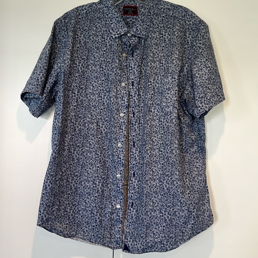 UNTUCKit men’s large slim fit short sleeve shirt